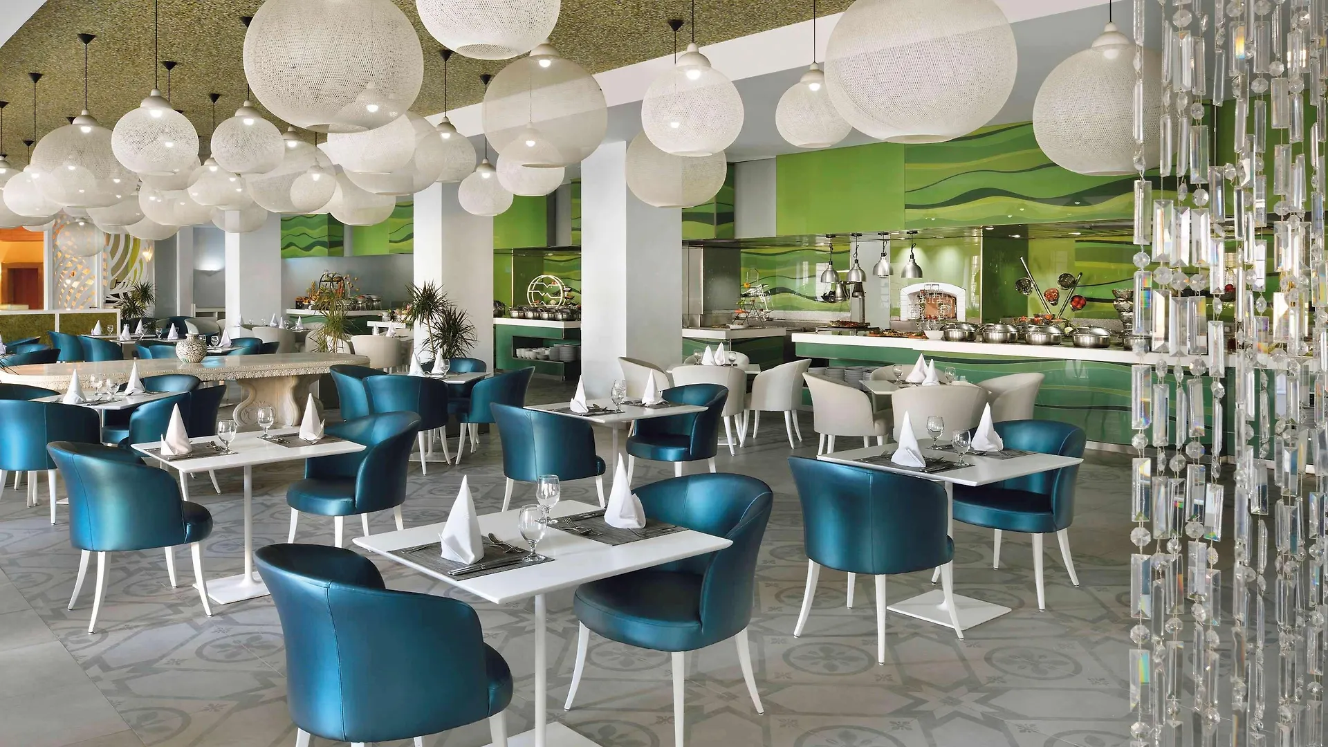 Mövenpick Resort&Residences Akaba 5*,  Jordanien