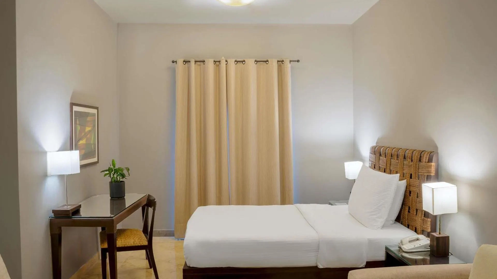 Mövenpick Resort&Residences Akaba 5*,